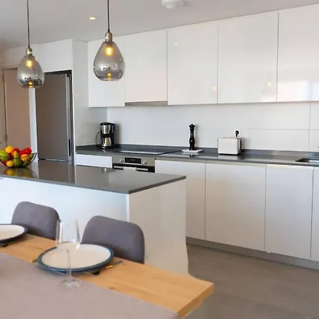 Vitta Nature - 3 Bed - Pool & Gym - Sea View